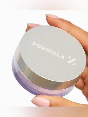 FORMULA Z
Cyber Blur Soft Focus Setting
Powder in Lavender MSRP $36
